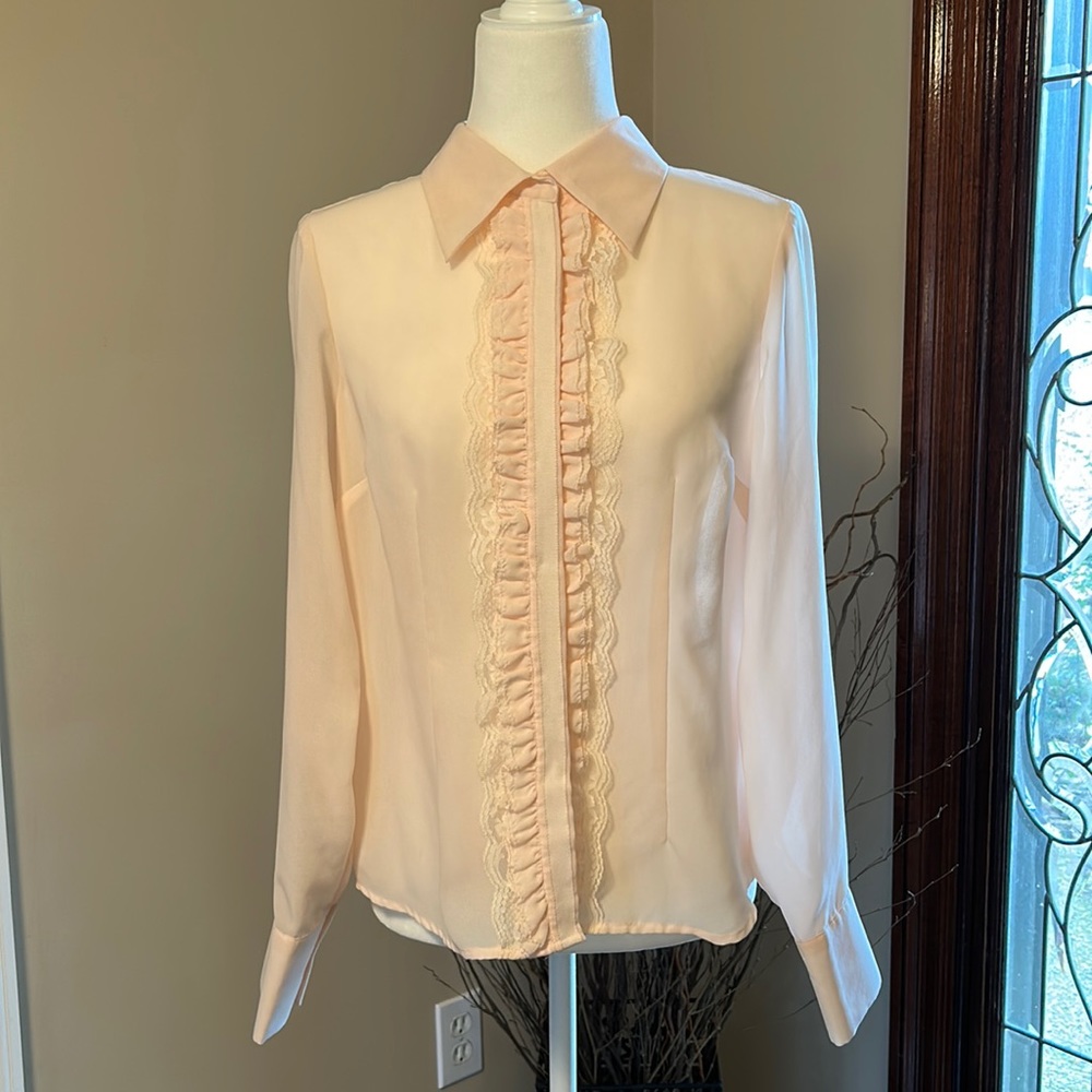 Pamela Dennis lace and ruffle front blouse szS